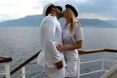 Секс на палубі з чарівною блондинкою (HD ВІДЕО)