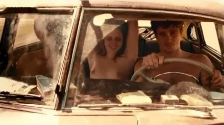 Крістен Стюарт дрочить двом хлопцям перці (ВІДЕО)