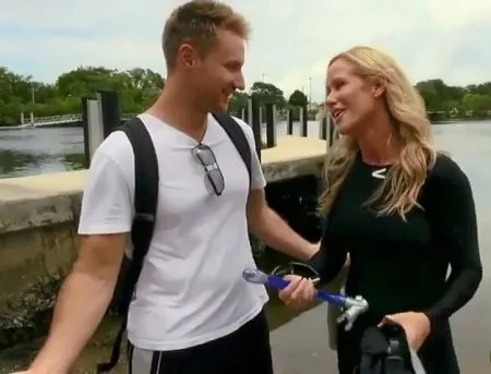 Молодий хлопак нагнув зрілу дайвершу (HD ВІДЕО)