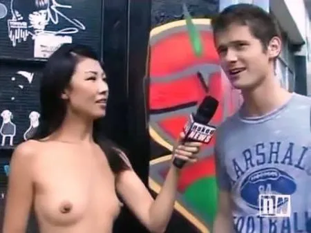 Тележурналістки розповідають та показують інтимне (ВІДЕО)