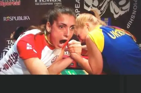 Жорстокі курйози з дівчатами (ВІДЕО)