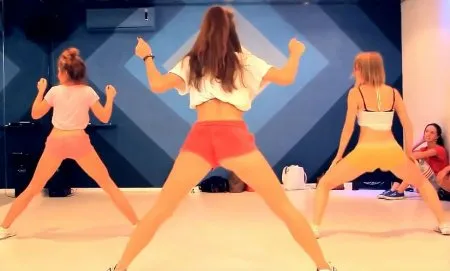 Ця дівчина краще за усіх танцює тверк (HD ВІДЕО)