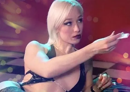 Криміналітет відфритюрив білявку у нічному клубі (ВІДЕО)