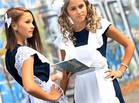 Провокаційні наряди луганських випускниць (HD ВІДЕО)