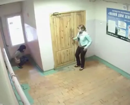 Дівчата вважали, що їх ніхто не бачить (ВІДЕО)