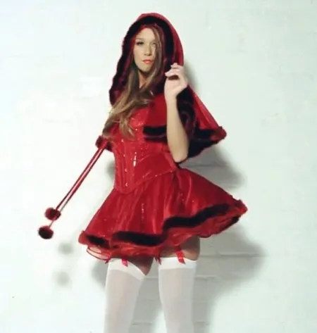 Подружка Робін Гуда показала цицьки (ВІДЕО)