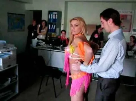 Сюрприз для співробітників офісу на 23 лютого (ВІДЕО)