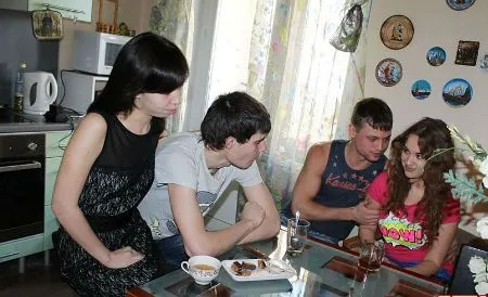 Міняю свою подругу Валю на твою Зоряну (ФОТО)