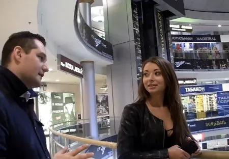 Любителька легкого заробітку стала жертвою пікапу (ВІДЕО)