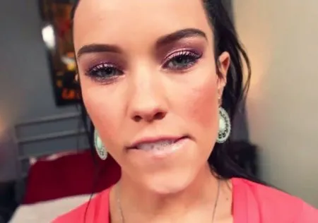 Зірка фільмів для дорослих Меган Рейн заохочує оператора (ВІДЕО)