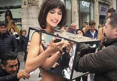 Міло Мойре та її еротичний експеримент (ВІДЕО)