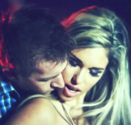 Вставив на танцях дівці яка схожа на Віру Брежнєву (ВІДЕО)