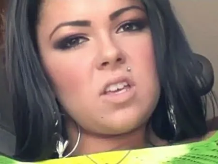 Співачка Нюша у порно чи здалося? (ВІДЕО)