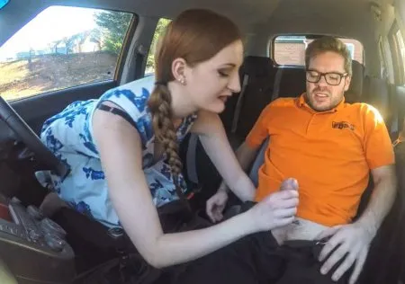 Нагла таксистка змусила пасажира зробити це (ВІДЕО)