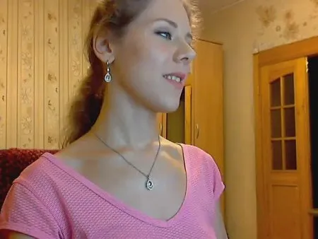 Перевтілення скромниці в брудну шльондру вебкам чату (ВІДЕО)