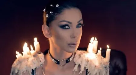 Карколомна виконавиця Емануела та її відвертий кліп (HD ВІДЕО)