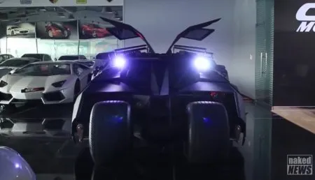 Голі ведучі розповідають і показують (ВІДЕО)