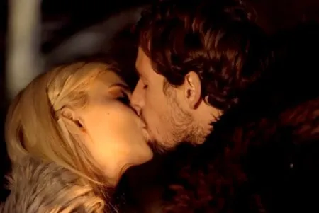 Джон Сноу виїбав Матір Драконів у фільмі "Гра престолів" (HD ВІДЕО)