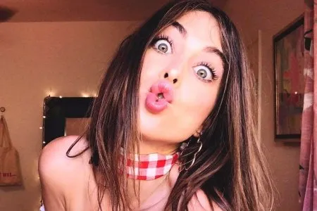 Красуньки з соціальних мереж (ФОТО)