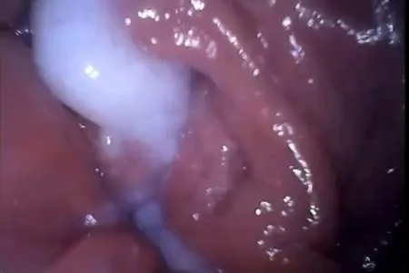 Жіночий оргазм на камеру з вагіни (ВІДЕО)