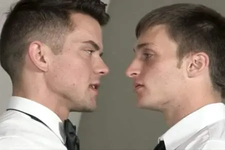 Солодкий хлопчик трахає свого зведеного брата (ВІДЕО)