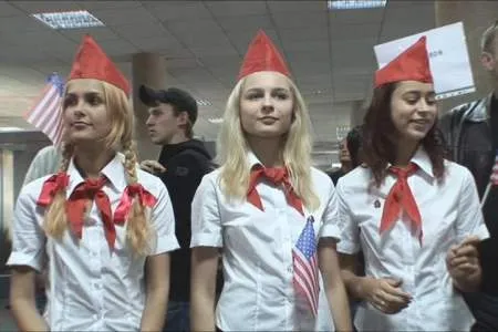 Українські піонерки мастурбують у київській маршрутці (ВІДЕО)