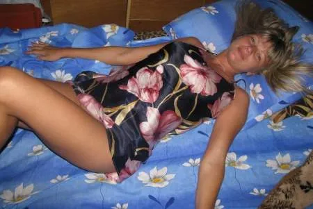 Злите в мережу інтим фото сексуальної українки з Луганська