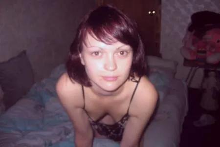 Фото сестри з голими грудьми злите в мережу