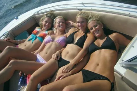 Дівчата в бікіні (ФОТО)