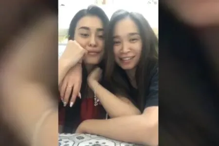 П'яні казашки показують цицьки в чаті за лайки (ВІДЕО)